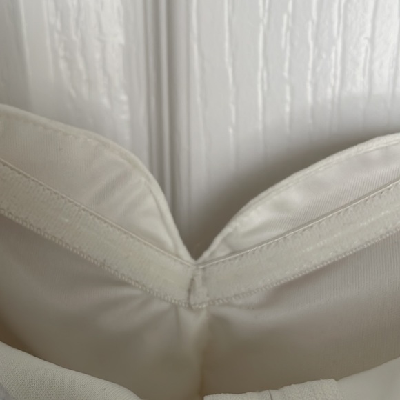 White dress - never worn (stored as a backup dress for covid wedding!) - Picture 5 of 6